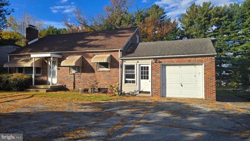 2196 S Queen St, YORK, PA, 17402-4671 | Card Image