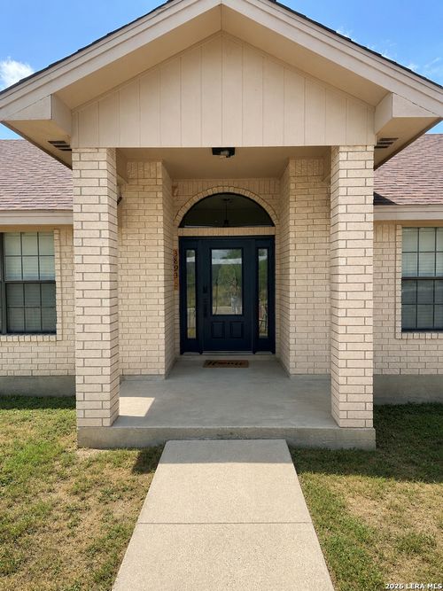 3893 Cross Creek Dr, Eagle Pass, TX, 78852-3628 | Card Image