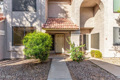 66-500 N Roosevelt Ave, Chandler, AZ, 85226-2641 | Card Image