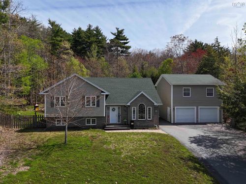 20 Heather Crt, Bridgewater, NS, B4V8W8 | Card Image