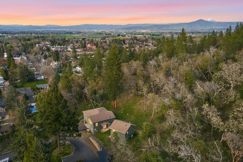 330 E Fir St, Jacksonville, OR, 97530-9807 | Card Image
