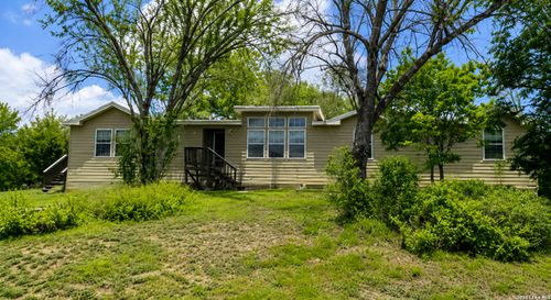 7940 County Road 279, Rio Medina, TX, 78066-2572 | Card Image
