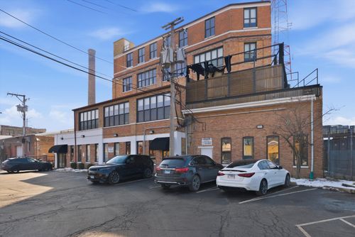 2675 W Grand Ave, Chicago, IL, 60612-1144 | Card Image