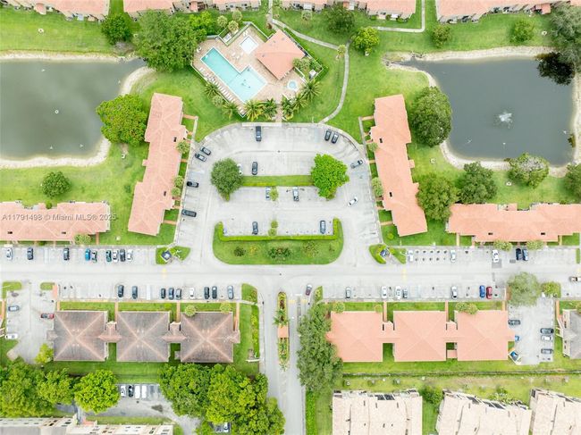 I - 10106 Twin Lakes Dr, Condo with 2 bedrooms, 2 bathrooms and null parking in Coral Springs FL | Image 19