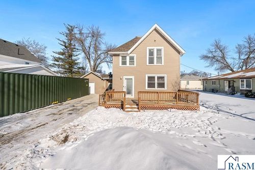 323 E 11th Street, Blue Earth, MN, 56013 | Card Image