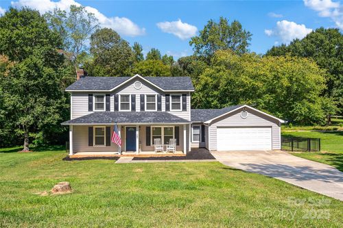 100 Interlaken Pl, Huntersville, NC, 28078-9410 | Card Image
