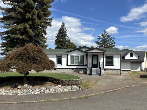21984 Camellia Ct Ne, Aurora, OR, 97002-9756 | Card Image