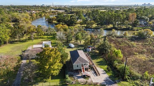 9810 Oak Leaf St, Baytown, TX, 77521-8946 | Card Image