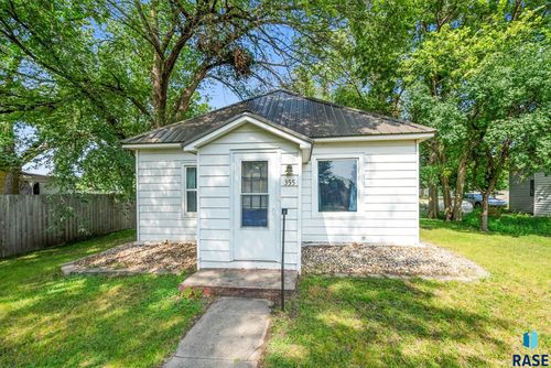 355 E 2nd St, Parker, SD, 57053-2254 | Card Image