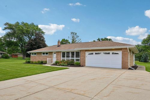 4541 S Clearwater Place, NEW BERLIN, WI, 53151 | Card Image