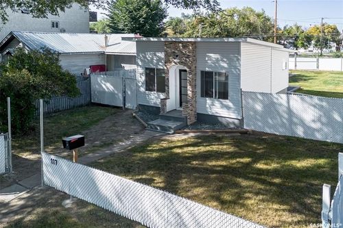 117 Av U S, Saskatoon, SK, S7M3B9 | Card Image