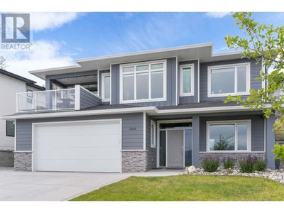 2620 Paramount Dr, House other with 6 bedrooms, 3 bathrooms and 6 parking in West Kelowna BC | Image 2