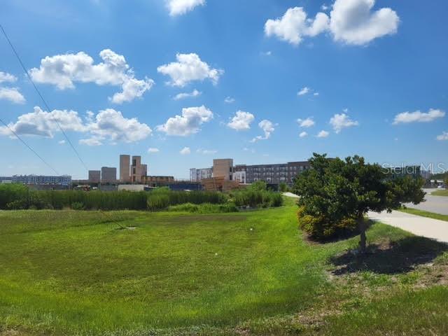 Land in ORLANDO 4