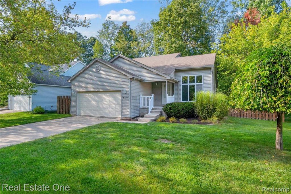 Brookhaven Ct, Waterford, MI 48327 #1