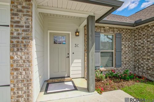 33788 La Hwy 16, Denham Springs, LA, 70706 | Card Image