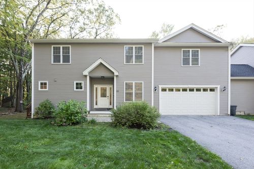 22-22 Beacon St, Shrewsbury, MA, 01545-2643 | Card Image