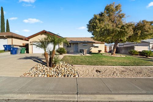 605 Sonoma Ln, Avenal, CA, 93204-1043 | Card Image