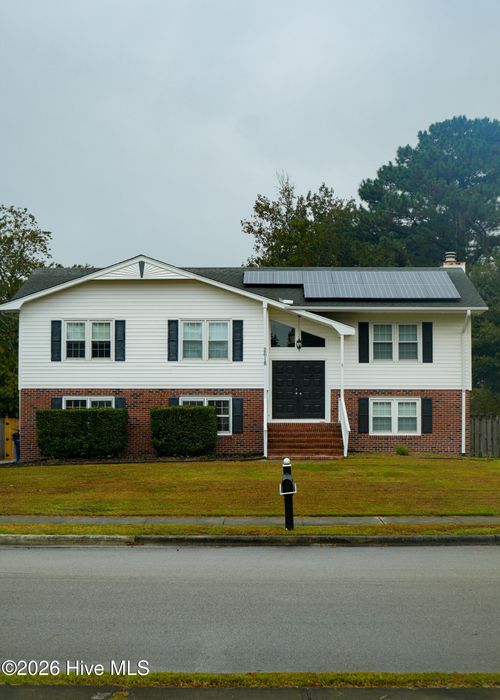 2618 Northwoods Dr, Jacksonville, NC, 28540-4557 | Card Image