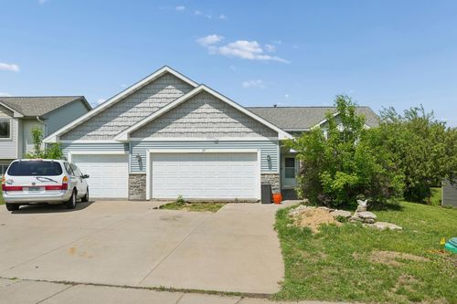 2711 Hilltop Ln, RIVER FALLS, WI, 54022-5047 | Card Image