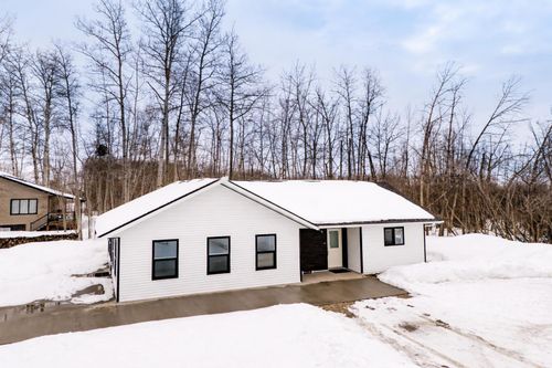 9805 95 St, La Crete, AB, T0H4A0 | Card Image