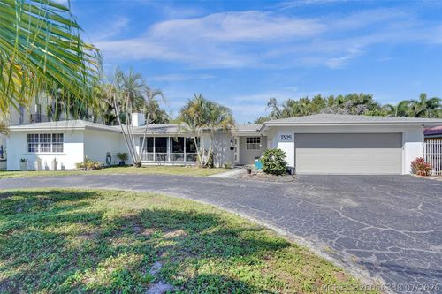 1325 Middle River Dr, Fort Lauderdale, FL, 33304-1555 | Card Image
