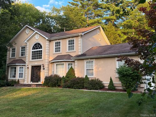 88 James Clark Dr, Middletown, NY, 10940-6268 | Card Image