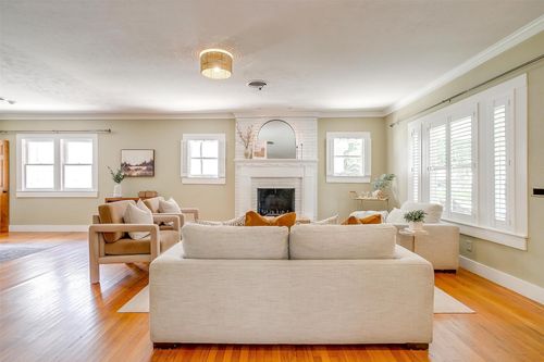 2012 Carleton Ave, Fort Worth, TX, 76107-3860 | Card Image
