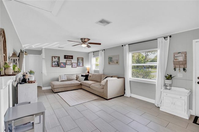 2554 3 Rd St Sw, House other with 3 bedrooms, 1 bathrooms and null parking in Vero Beach FL | Image 7
