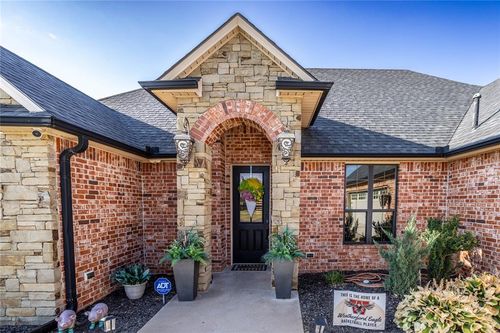 2200 Stratta Drive, Weatherford, OK, 73096 | Card Image