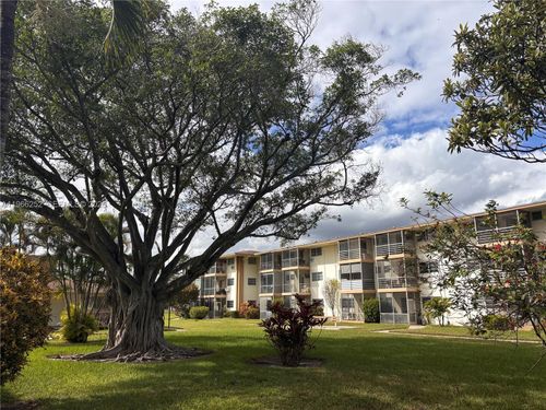 apt-111-16900 Ne 14th Ave, North Miami Beach, FL, 33162-2782 | Card Image