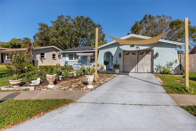 306 Inlet Court, House other with 3 bedrooms, 2 bathrooms and null parking in Clearwater FL | Image 2