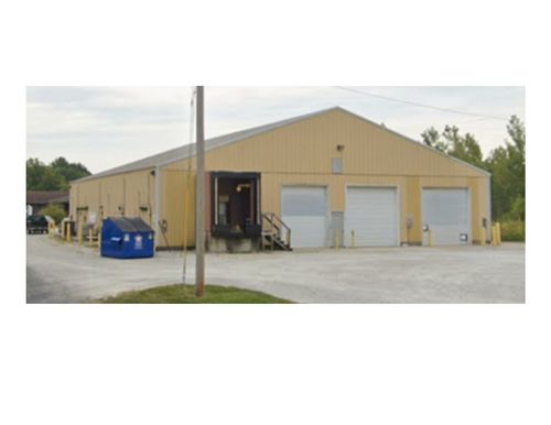 704 W 8th St, Staunton, IL, 62088-2038 | Card Image