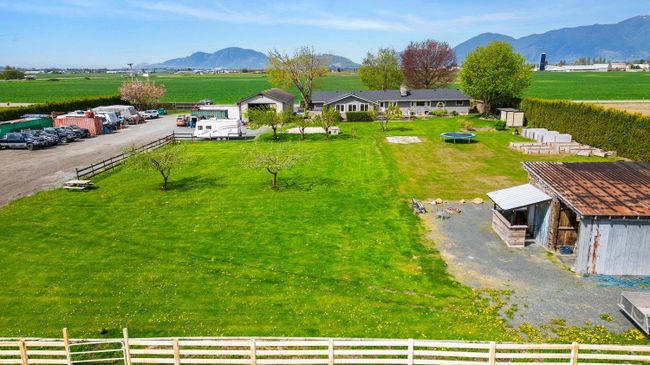 8570 Gibson Road, House other with 6 bedrooms, 4 bathrooms and null parking in Chilliwack BC | Image 7