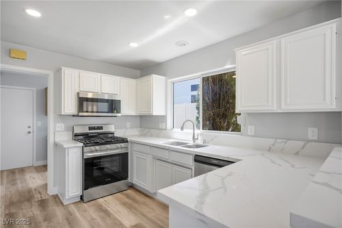 8500 Gull Dr, Las Vegas, NV, 89134-8830 | Card Image