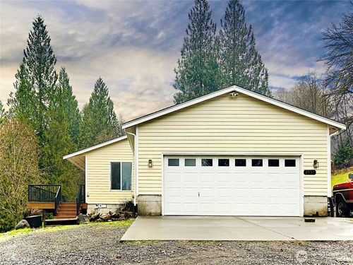 2037 Delameter Rd, Castle Rock, WA, 98611-9425 | Card Image