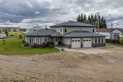 5555 50 Avenue, Rimbey, AB, T0C2J0 | Card Image