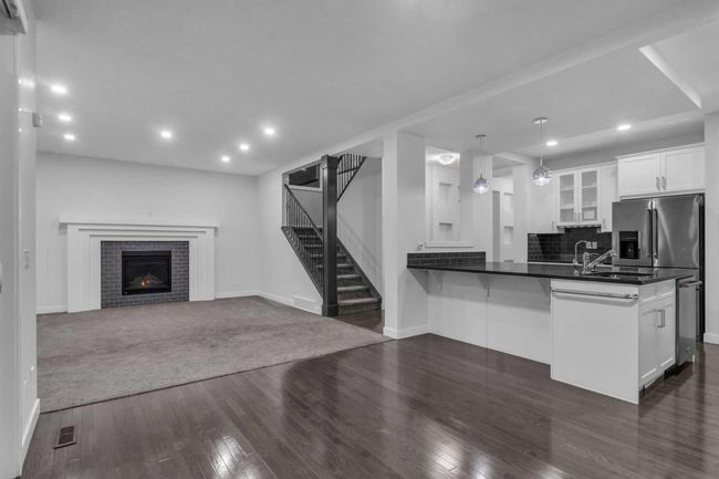 44 Rainbow Falls, House other with 5 bedrooms, 4 bathrooms and 6 parking in Chestermere AB | Image 22