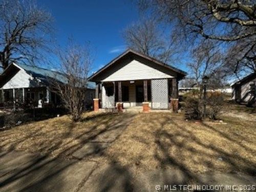 806 E Tahlequah Ave, Sulphur, OK, 73086-3061 | Card Image