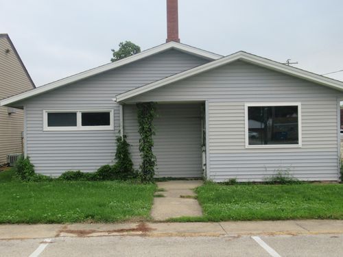 101 W South St, Flanagan, IL, 61740-7547 | Card Image