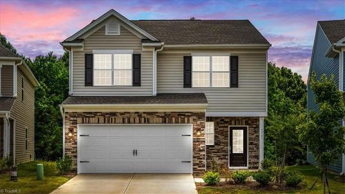 5567 Hydrangea St, Winston-Salem, NC, 27104-3790 | Card Image