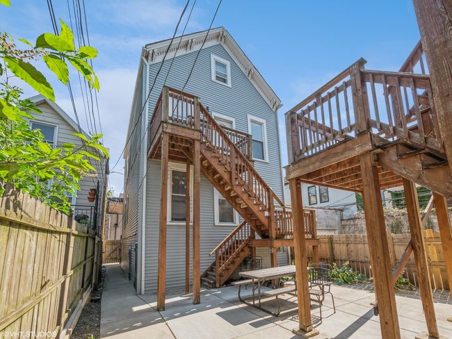 APT-1R - 1305 W Barry Ave, Condo with 2 bedrooms, 1 bathrooms and null parking in CHICAGO IL | Image 8