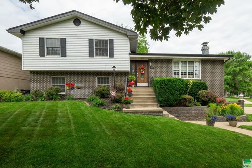 3500 Pawnee Pl, Sioux City, IA, 51104-1830 | Card Image
