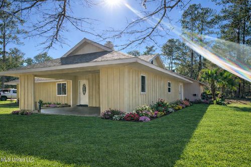 1 Holly Cor, Diamondhead, MS, 39525-3209 | Card Image