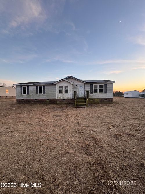 116 Sayers Ln, Richlands, NC, 28574-5324 | Card Image