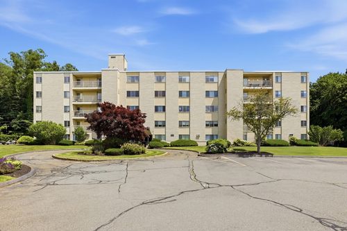 358-300 Park Terrace Dr, Stoneham, MA, 02180-4447 | Card Image