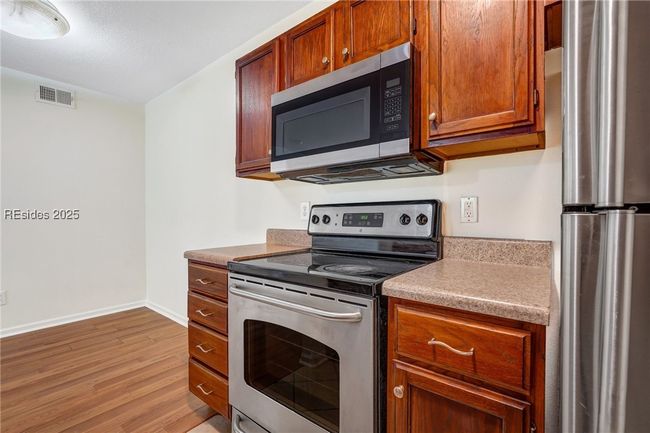 APT-1211 - 897 Fording Island Rd, Condo with 2 bedrooms, 2 bathrooms and null parking in Bluffton SC | Image 10