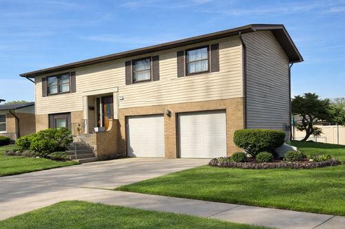 807 W Manor Ct, Glenwood, IL, 60425-1214 | Card Image