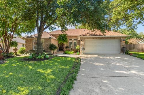 105 Nature Trl, Fredericksburg, TX, 78624-5432 | Card Image
