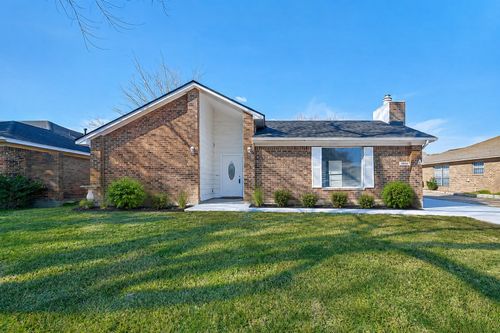 10826 Lynbrook Dr, Houston, TX, 77042-1636 | Card Image