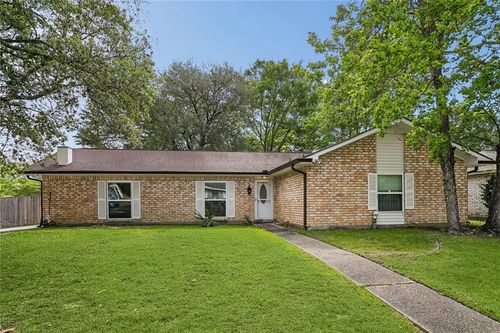 220 William Dr, Slidell, LA, 70458-1557 | Card Image